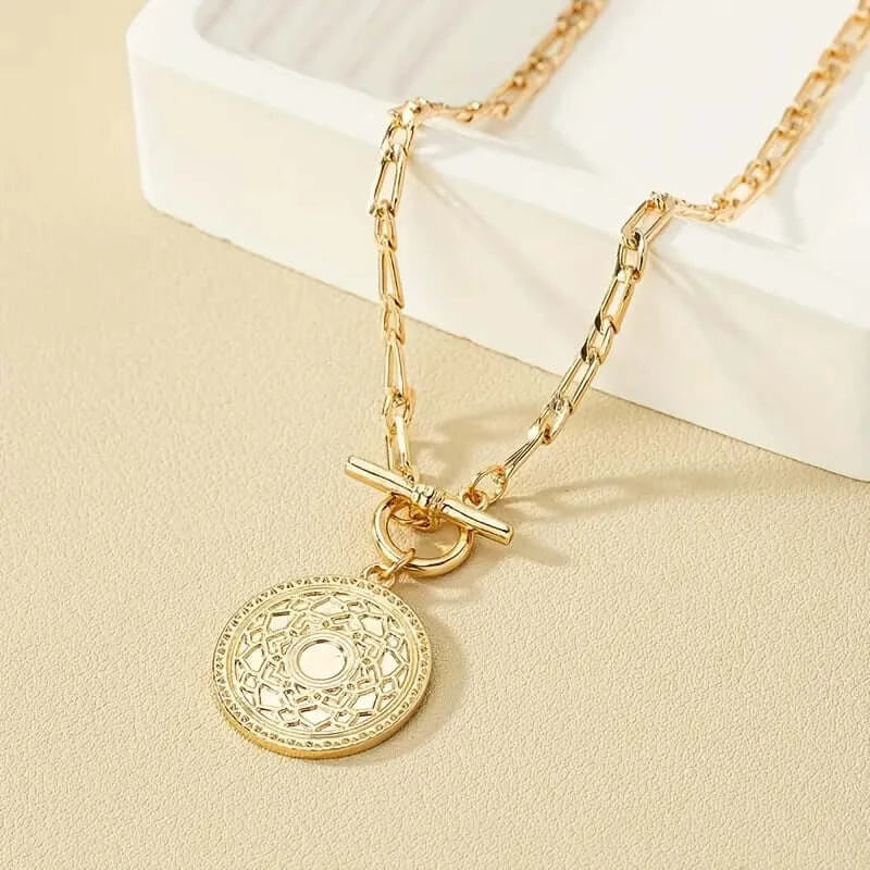Elegant Alloy Vintage Pendant Necklace – Chic Clavicle Chain for Women - Dixie Hike & Style