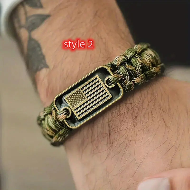 Wild West Stars & Stripes Paracord Bracelet - Dixie Hike & Style