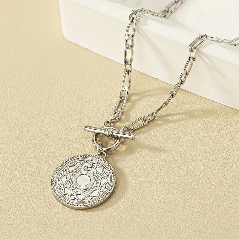 Elegant Alloy Vintage Pendant Necklace – Chic Clavicle Chain for Women - Dixie Hike & Style